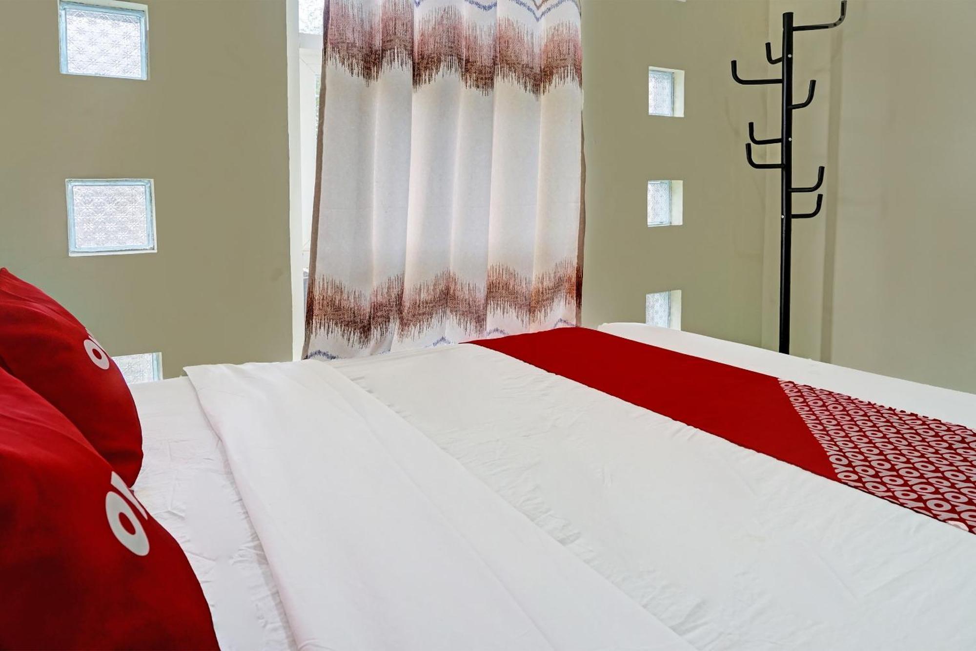 Oyo 91707 Jannah Homestay Syariah Dau Esterno foto
