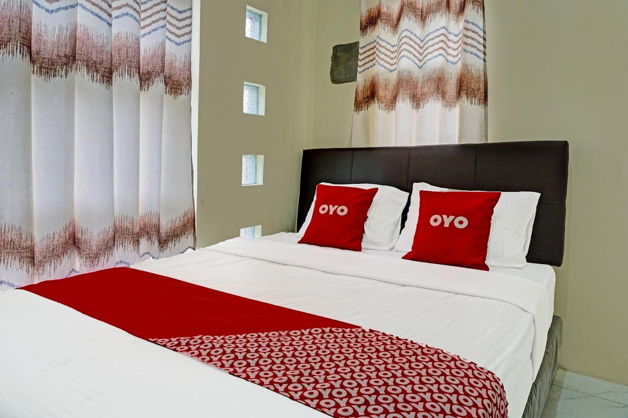 Oyo 91707 Jannah Homestay Syariah Dau Esterno foto