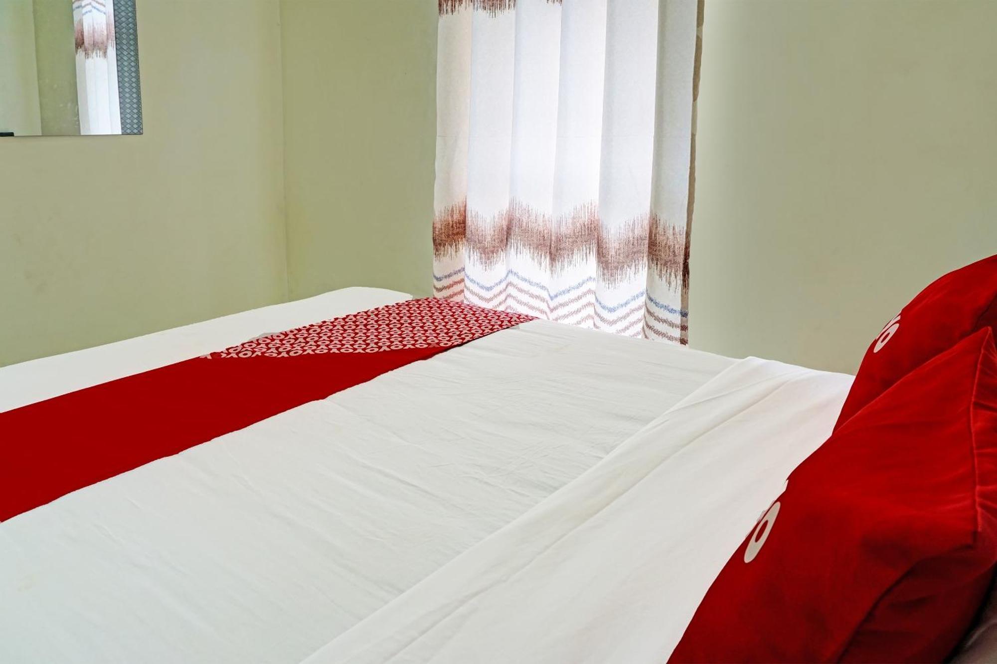 Oyo 91707 Jannah Homestay Syariah Dau Esterno foto