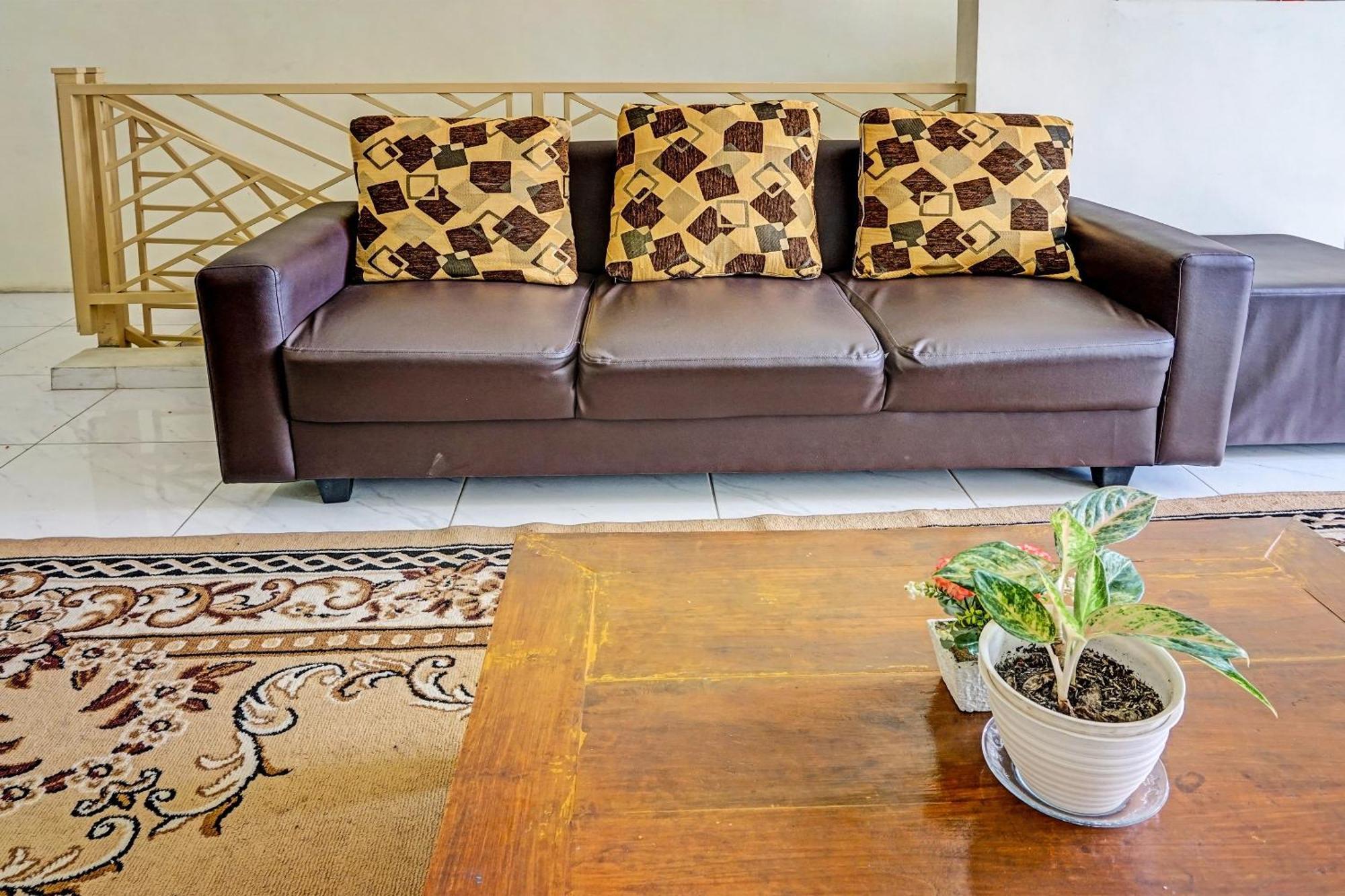 Oyo 91707 Jannah Homestay Syariah Dau Esterno foto