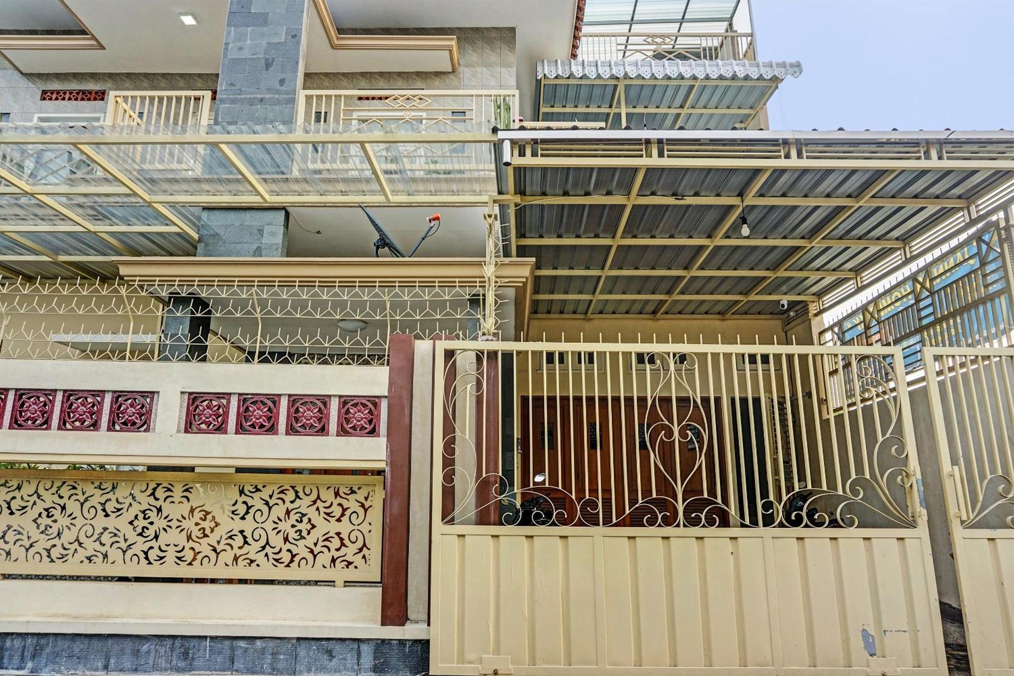 Oyo 91707 Jannah Homestay Syariah Dau Esterno foto