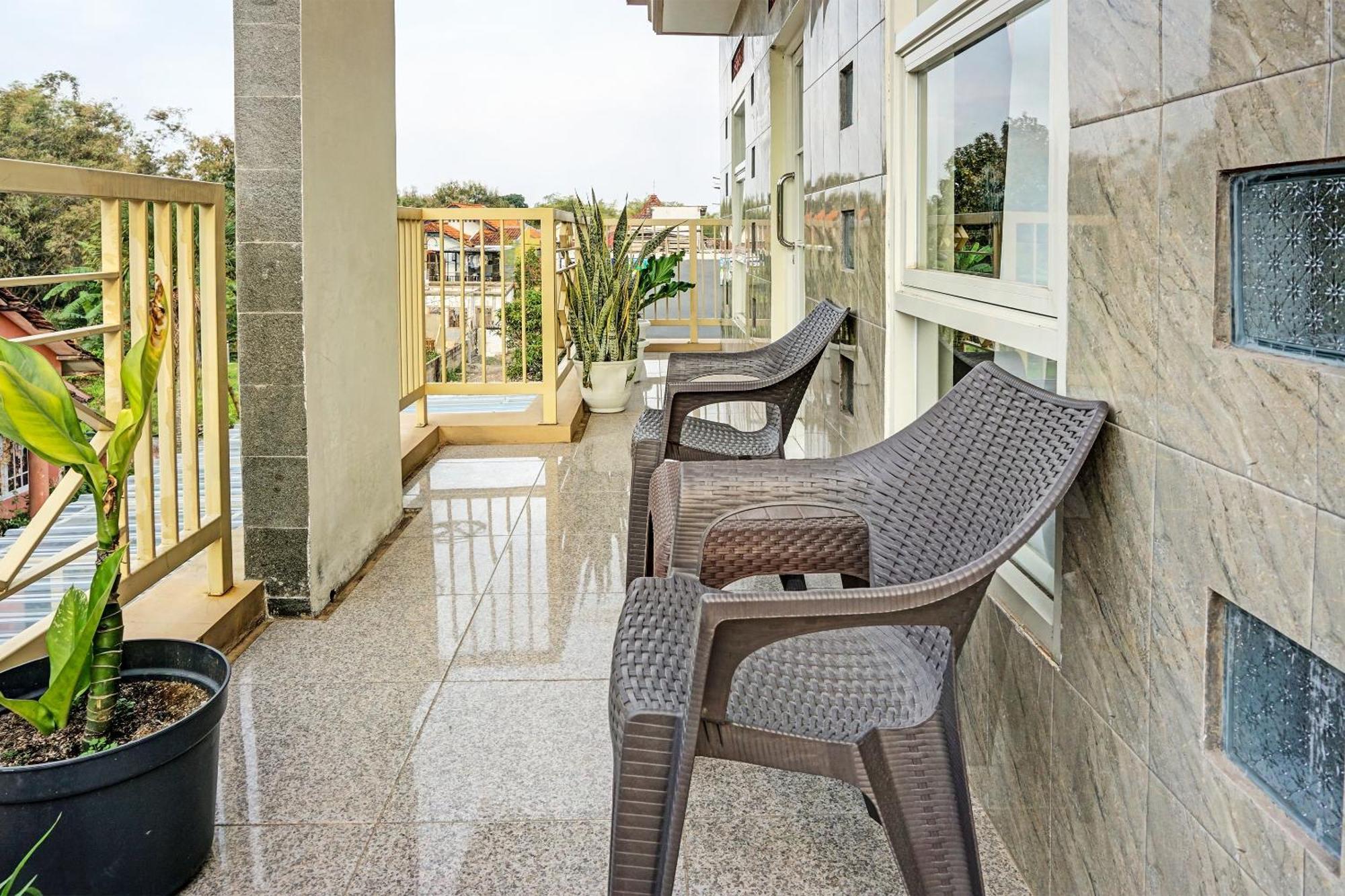 Oyo 91707 Jannah Homestay Syariah Dau Esterno foto